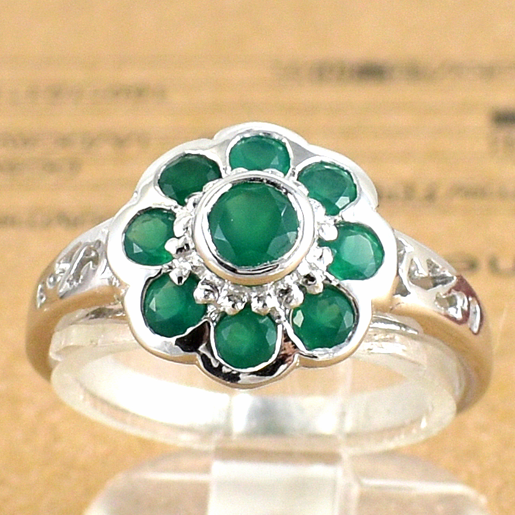 แหวนเงินแท้ราคาถูกชุบทองคำขาว พลอยแท้กรีนอะเกทเม็ดกลาง 0.35 กะรัต เม็ดข้าง 0.48 กะรัต งานประณีตสวยงาม สั่งผลิตค่ะ