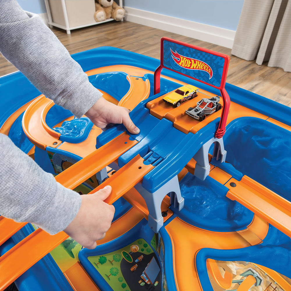 โต๊ะ Hot Wheels™ Car & Track Play Table by Step2