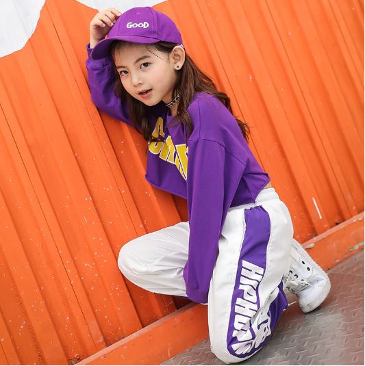 ชุดเต้น เสื้อครอป แขนยาว Chare' พร้อมกางเกงวอร์ม
