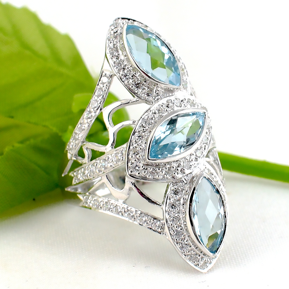 แหวนเงินแท้ราคาถูกชุบทองคำขาว สวิสบลูโทปาซแท้ 3.60 กะรัต เพชรCZ 0.79 กะรัต งานประณีตสวยงาม สั่งผลิตค่ะ