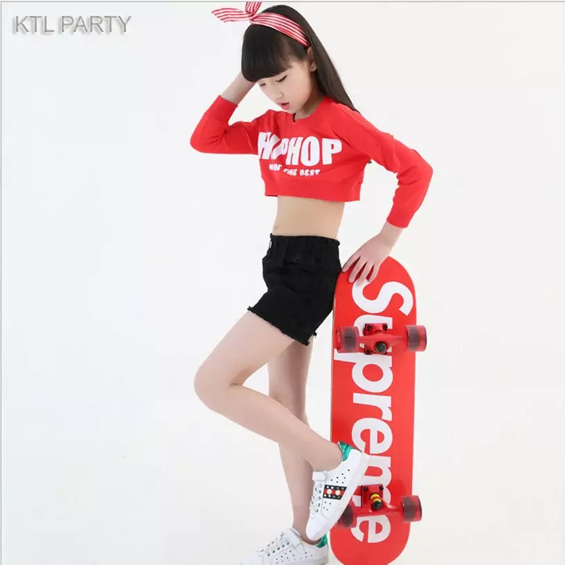 **พร้อมส่ง**ชุดเต้น แดนซ์ กางเกงขาสั้น+เสื้อครอปแดง แถมถุงเท้าและผ้าคาดผม