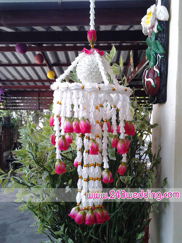 โคมแขวนดอกรัก ลูกตุ้มสีขาวว