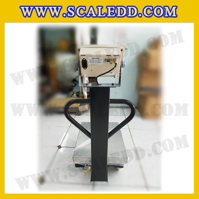 เครื่องชั่งดิจิตอล150kg มีล้อพร้อมที่เข็น ตาชั่งดิจิตอล150kg ขนาดแท่น 40x50cm. ยี่ห้อ LOCOSC รุ่น LP7553