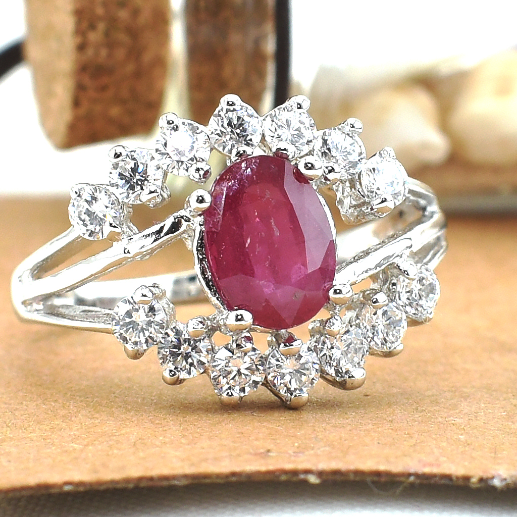 แหวนเงินแท้ราคาถูกชุบทองคำขาว ทับทิมแท้ 0.95 กะรัต เพชรCZ 0.42 กะรัต งานประณีตสวยงาม สั่งผลิตค่ะ