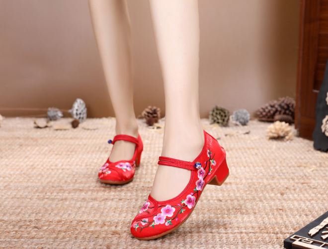 รองเท้าจีน ลายดอก เสริมส้ม