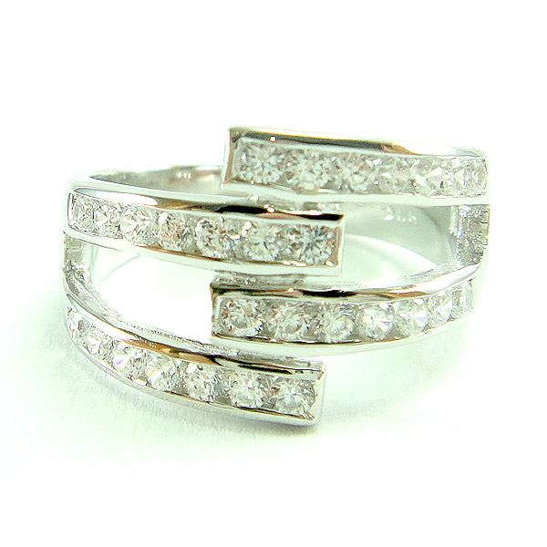 แหวนเงินแท้ราคาถูกชุบทองคำขาว เพชรCZแท้ 0.70 กะรัต งานประณีตสวยงาม สั่งผลิตค่ะ