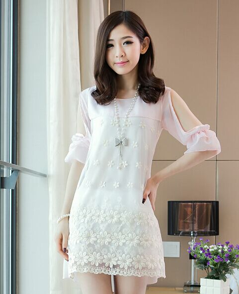 ชุดเดรสแฟชั่นคอกลม โชว์ไหล์ สีชมพู ลายดอกไม้ 1046
