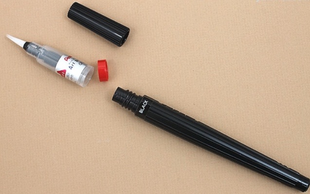 หมึกหลอดปากกาพู่กัน Pentel Art Color