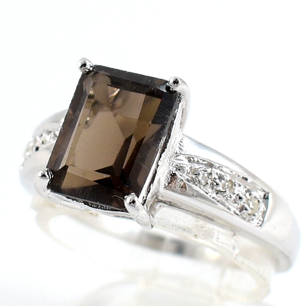 แหวนเงินแท้ราคาถูกชุบทองคำขาว พลอยแท้สโมกกี้ควอทซ์ 1.95 กะรัต เพชรCZ 0.048 กะรัต งานประณีตสวยงาม สั่งผลิตค่ะ