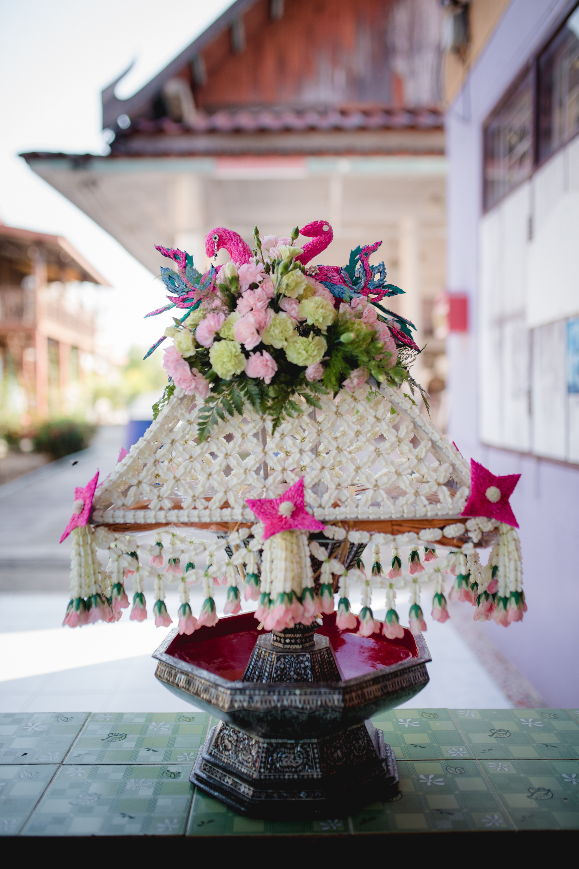 ที่คลุมผ้าไตรดอกไม้สด (งานบวชเจ้าของร้าน 10-11ธค59)