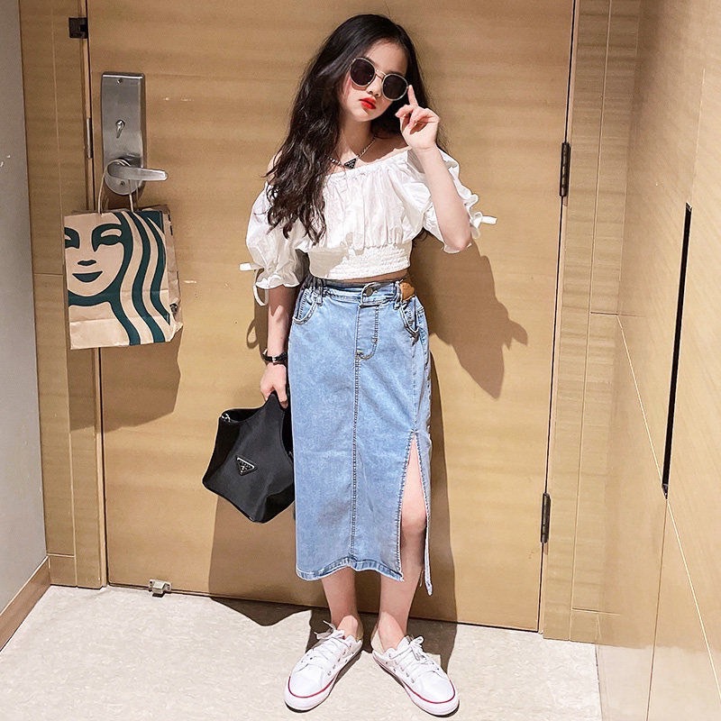 ชุดเด็ก ชุดยีนส์ ชุดเสื้อแขนกุด เปิดหลัง +กางเกงยีนส์ขายาว ลายอักษร