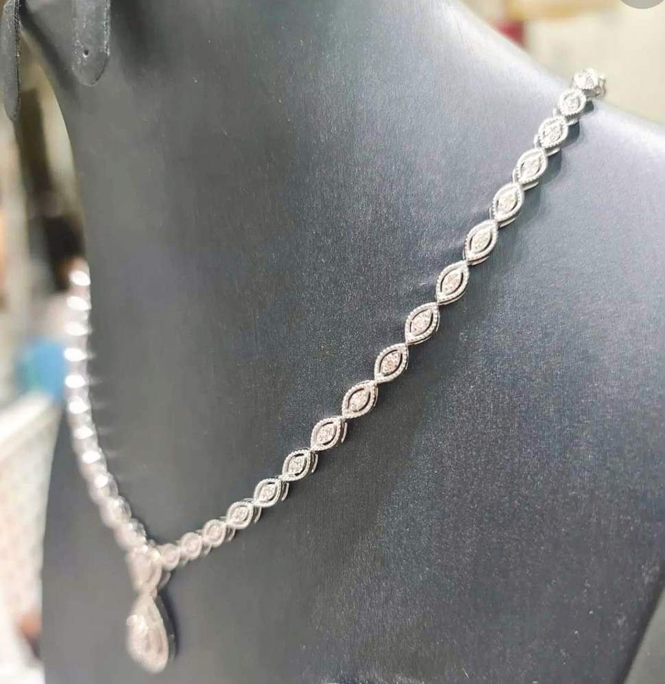 พร้อมส่งและสั่งผลิตสร้อยคอทองเพชรแท้ สังวาลย์รูปหัวใจและหยดน้ำ ใส่เที่ยว ออกงาน ทองคำ 9K เพชรเหลี่ยมเกสรแท้ 1.14 กะรัต 146 เม็ด ราคาถูกมาก ส่งฟรี