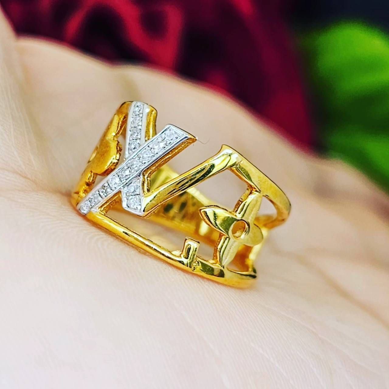 พร้อมส่งและสั่งผลิตแหวนเพชรหน้ากว้างLV แหวนแต่งงาน แหวนหมั้น ใส่เที่ยว ออกงาน แหวนทองคำ 9K เพชกุหลาบแท้ 0.08 กะรัต 15 เม็ด ราคาถูกมาก ส่งฟรี