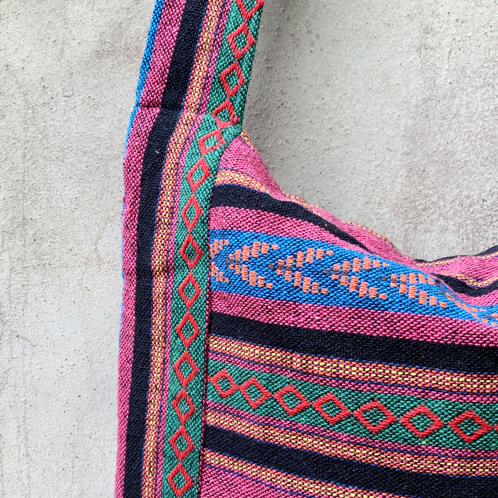 Size L กระเป๋าย่าม ขายย่าม ย่าม ย่ามสะพายข้าง ย่ามกะเหรี่ยง ย่ามชาวเขา กระเป๋าผ้านากา กระเป๋าสะพายข้าง กระเป๋าพาดตัว กระเป๋ามีซิป กระเป๋าฮิปปี้ กระเป๋าแนวๆ กระเป๋าแนวเซอร์ๆ ย่ามราคาถูก