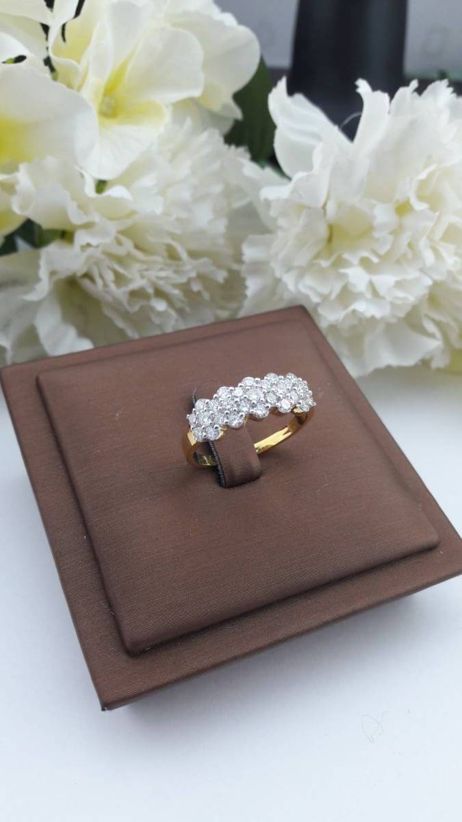 สั่งผลิตเพชรเบลเยี่ยมคัท แหวนแต่งงาน แหวนหมั้น ใส่เที่ยว ออกงาน แหวนทองคำ 18K เพชรแท้ 1.04 กะรัต 3.87 กรัม น้ำ 99 ราคาถูกมาก มีใบรับประกันค่ะ