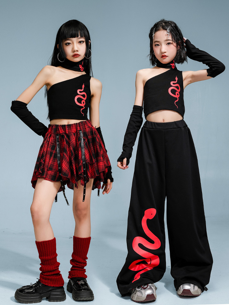 friendly4kid ชุดเต้น เซ็ตเสื้อแขนยาวดำ+กระโปรง ลายสก๊อต สีแดง ชุดการแสดงคริสมาสต์