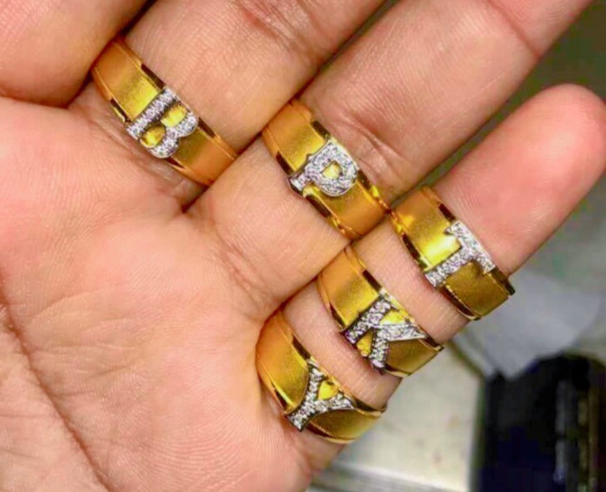 พร้อมส่งและสั่งผลิตแหวนเพชรตัวอักษรA-Z แหวนแต่งงาน แหวนหมั้น ใส่เที่ยว ออกงาน แหวนทองคำ 18K เพชรกุหลาบแท้ 0.07 กะรัต 14 เม็ด ราคาถูกมาก ส่งฟรี