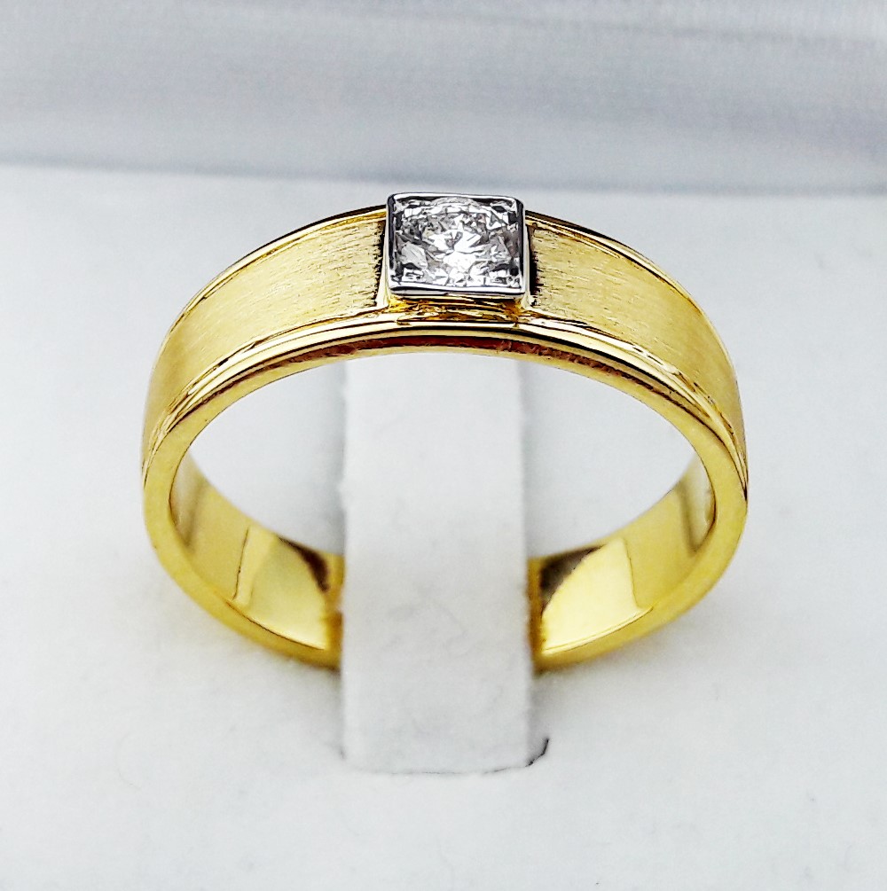 สั่งผลิตเพชรเบลเยี่ยมคัท แหวนแต่งงาน แหวนหมั้น ใส่เที่ยว ออกงาน แหวนทองคำ 18K เพชรแท้ 0.18 กะรัต 6.08 กรัม น้ำ 99 ราคาถูกมาก มีใบรับประกันค่ะ