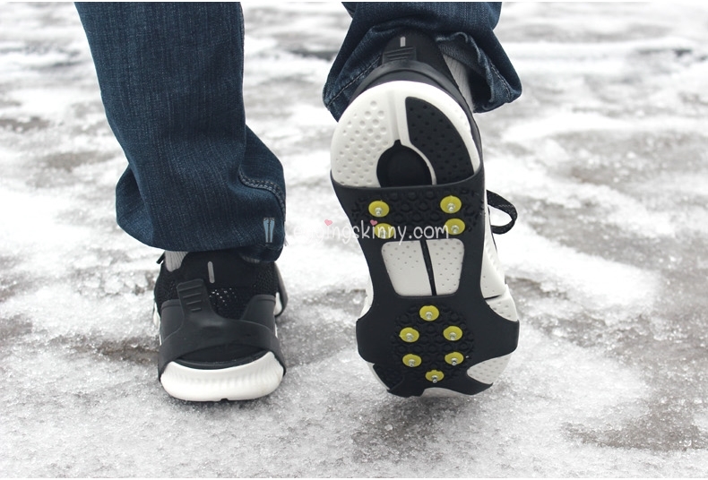 แผ่นรองเท้ากันลื่น Snow Grips