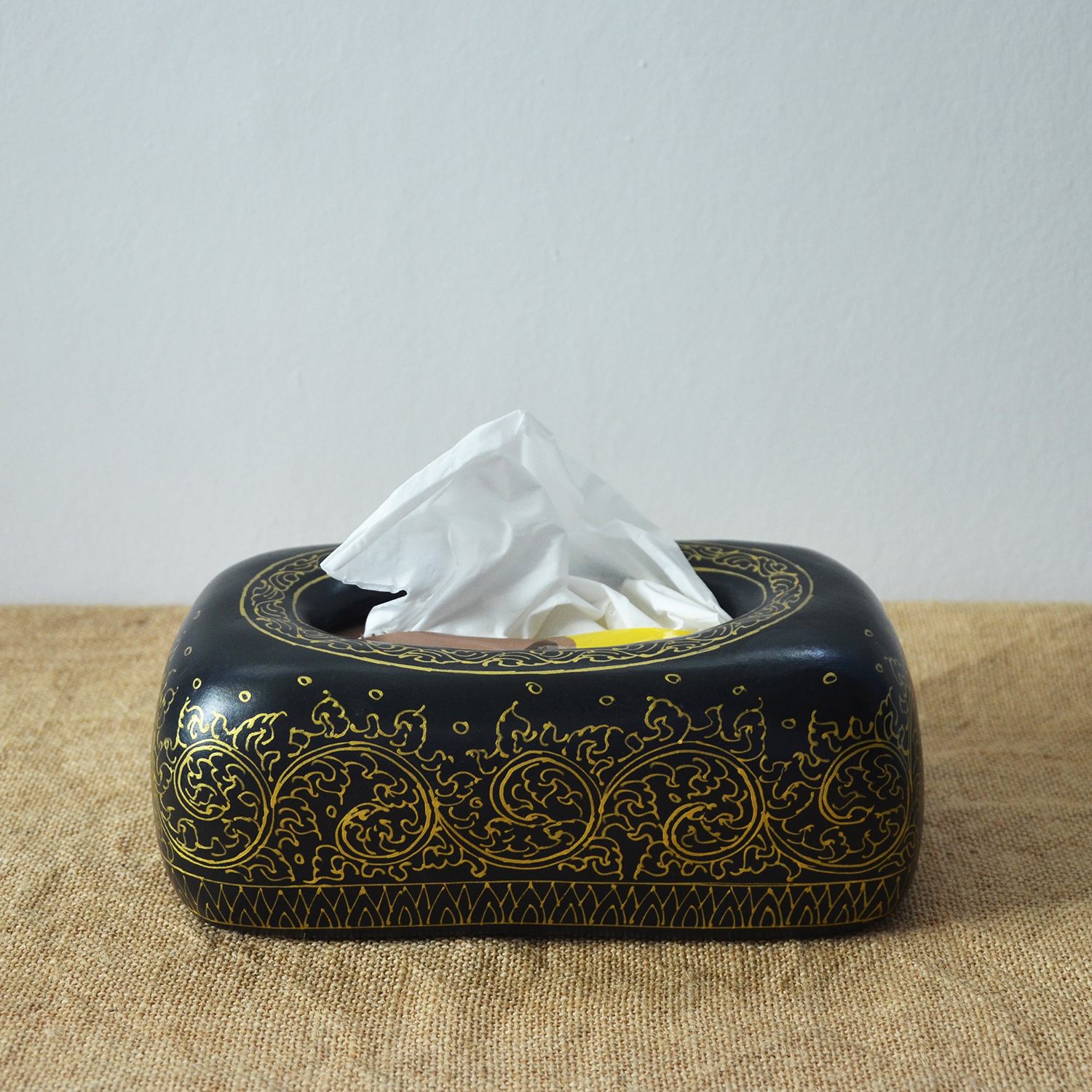 กล่องใส่กระดาษทิชชู สีดำลายเส้นทอง
