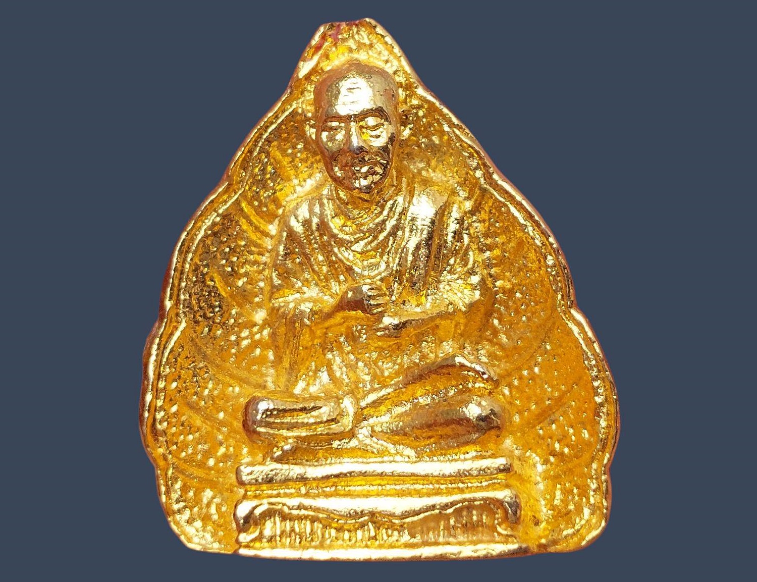 รูปเหมือนใบโพธิ์กริ่ง สมเด็จพระพุฒาจารย์ โต วัดอินทรวิหาร กรุงเทพมหานคร ปี 2530 รุ่น 3 โพธิ์ เนื้อทองแดงกะหลั่ยทอง ฐานอุดกริ่ง สวยตามภาพ