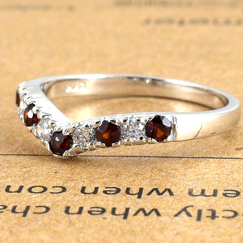 แหวนเงินแท้ราคาถูกชุบทองคำขาว พลอยแท้โกเมน 0.45 กะรัต เพชรCZ 0.12 กะรัต งานประณีตสวยงาม สั่งผลิตค่ะ