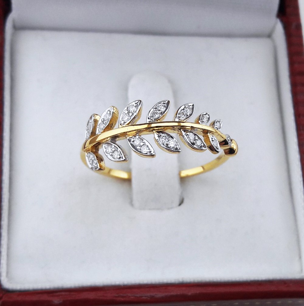 สั่งผลิตเพชรเบลเยี่ยมคัท แหวนแต่งงาน แหวนหมั้น ใส่เที่ยว ออกงาน แหวนทองคำ 18K เพชรแท้ 0.18 กะรัต 2.45 กรัม น้ำ 99 ราคาถูกมาก มีใบรับประกันค่ะ