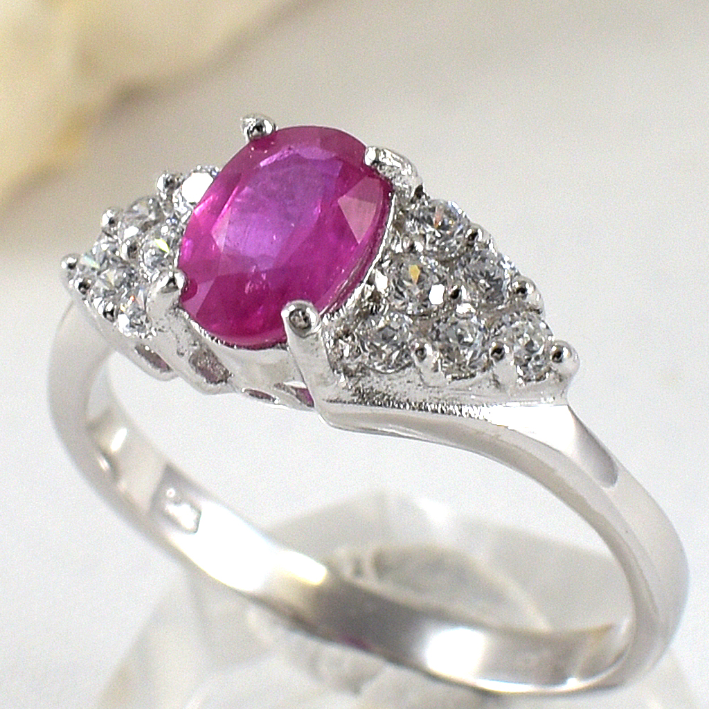 แหวนเงินแท้ราคาถูกชุบทองคำขาว ทับทิมแท้ 0.95 กะรัต เพชรCZ 0.30 กะรัต งานประณีตสวยงาม สั่งผลิตค่ะ