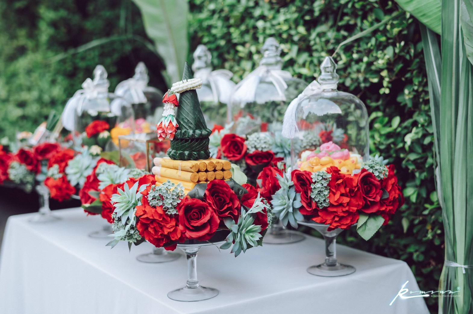 ขันหมากดอกไม้ประดิษฐ์สไตล์โมเดิร์น