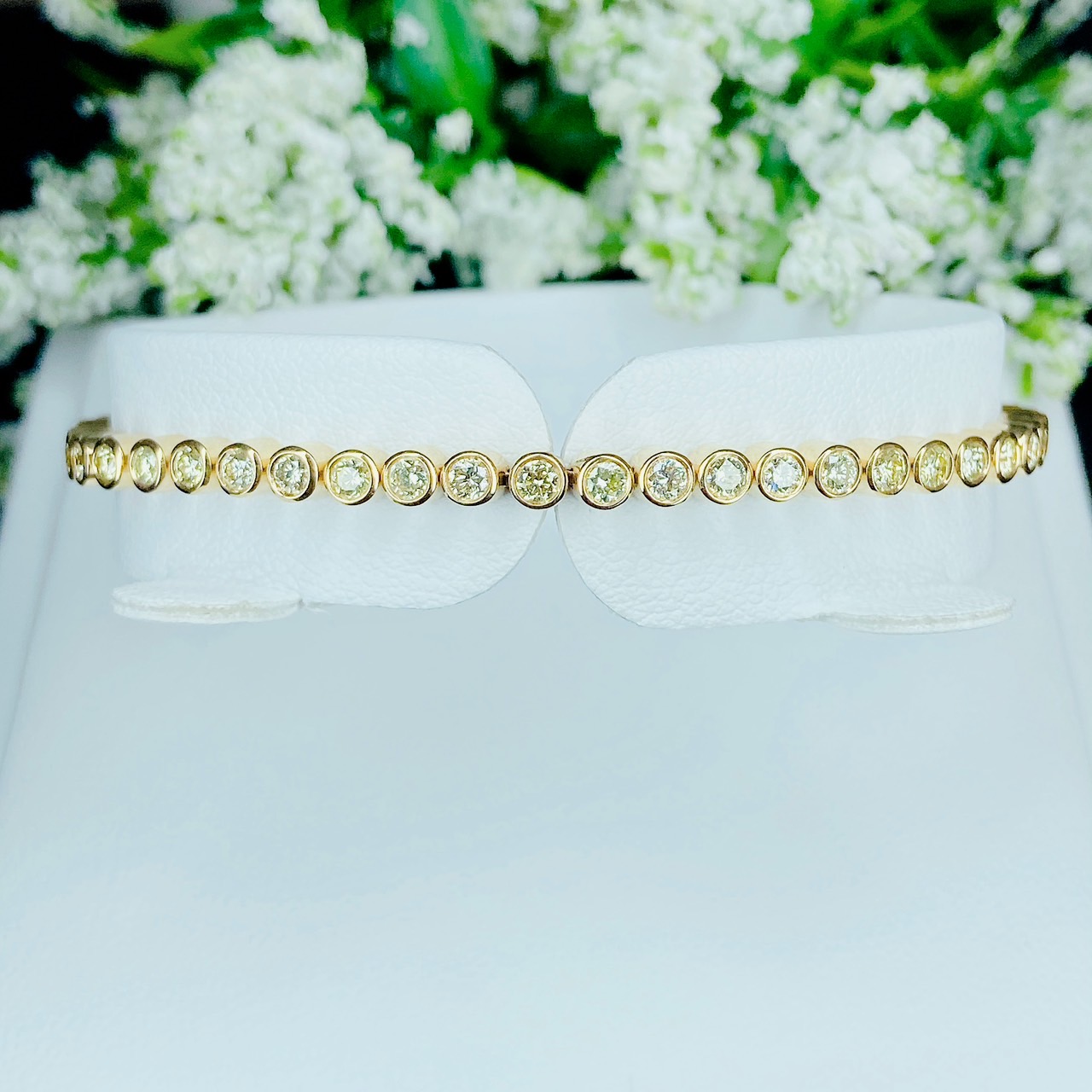 สร้อยข้อมือเพชรรอบ Bolo งานสไตล์สวารอฟสกี้ Swarovski ทำด้านหลังเป็นสร้อยข้อมือแบบรูดสายปรับความยาวได้ งานนำเข้าพิเศษ ด้วยการฝังเพชรแฟนซีสีเหลือง สุดพรีเมียม