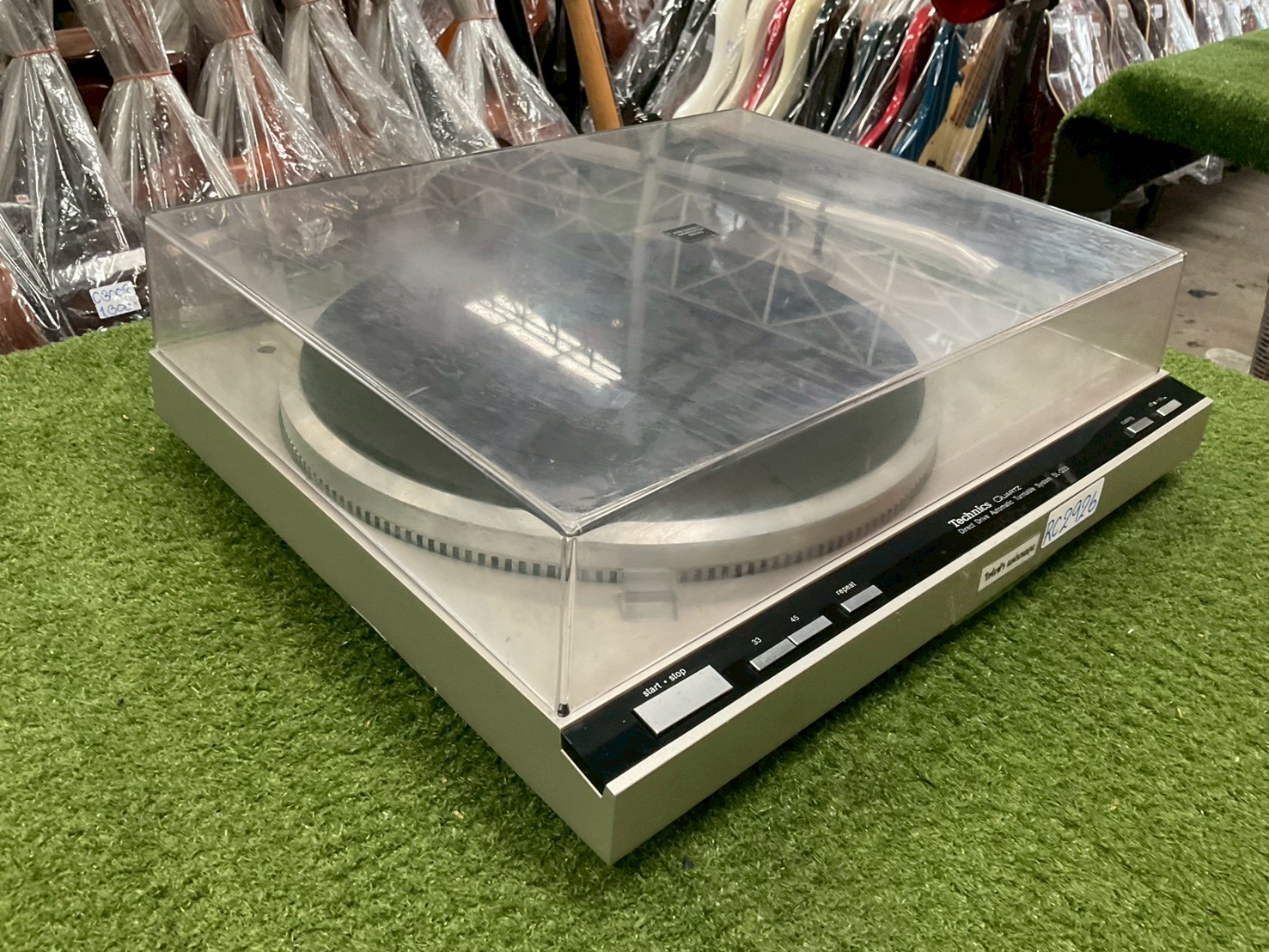 เครื่องเล่นแผ่นเสียง Technics : SL-Q33