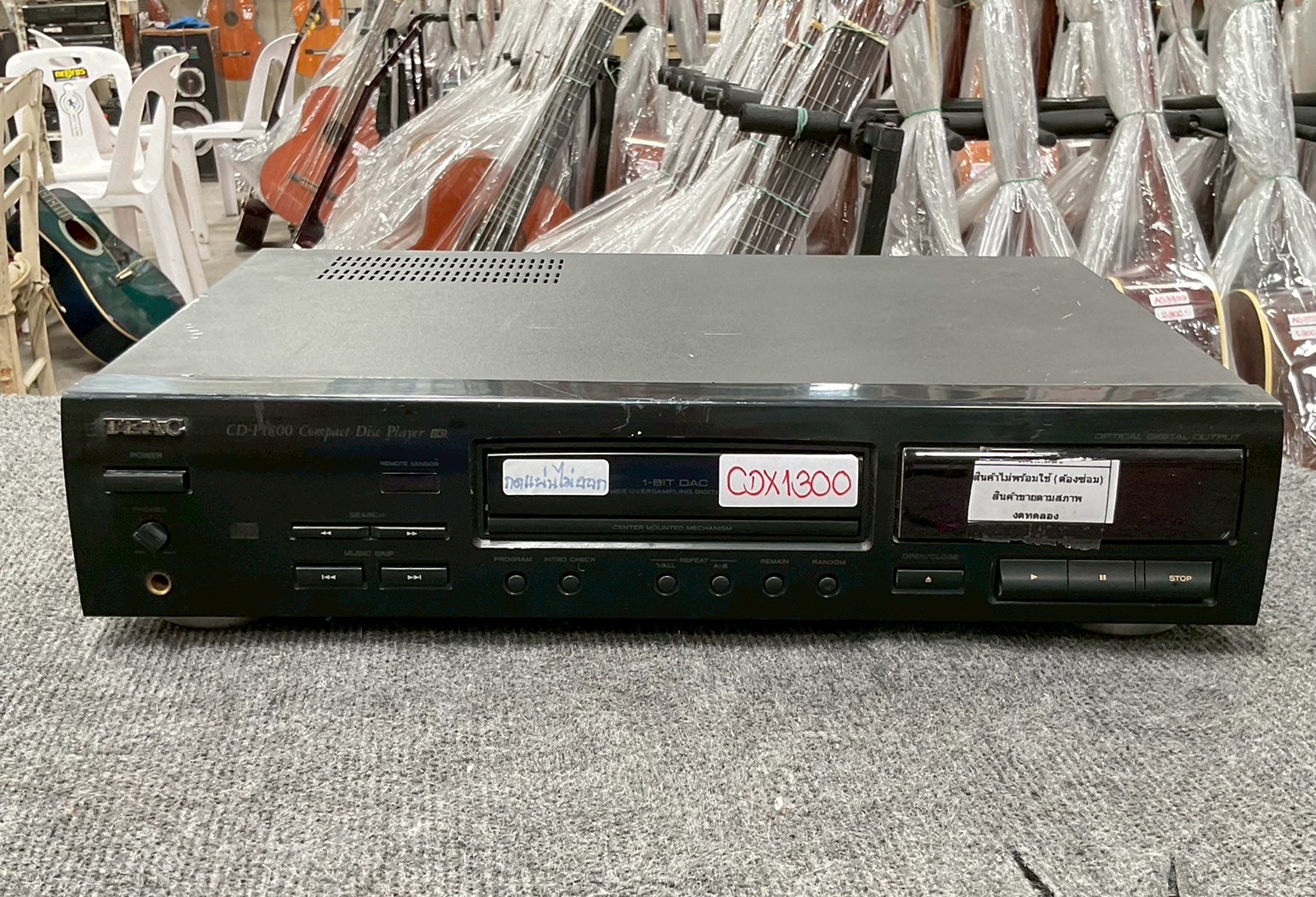 เครื่องเล่น CD - TEAC : CD-P1800 สินค้าไม่พร้อมใช้(ต้องซ่อม)