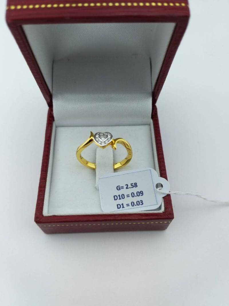 สั่งผลิตเพชรเบลเยี่ยมคัท แหวนแต่งงาน แหวนหมั้น ใส่เที่ยว ออกงาน แหวนทองคำ 18K เพชรแท้ 0.12 กะรัต 2.58 กรัม น้ำ 99 ราคาถูกมาก มีใบรับประกันค่ะ