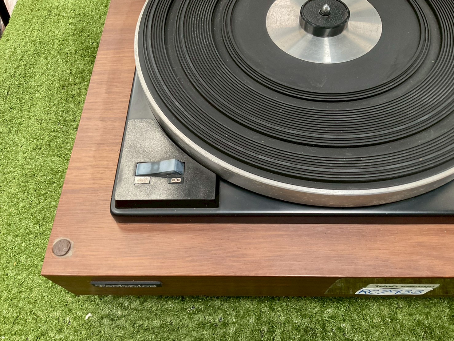 เครื่องเล่นแผ่นเสียง Technics : SL-29