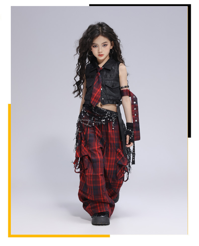 ชุดเต้น เซ็ตเสื้อปาดไหล่ พร้อมปลอกแขน โทนลายสก๊อต ดำแดง