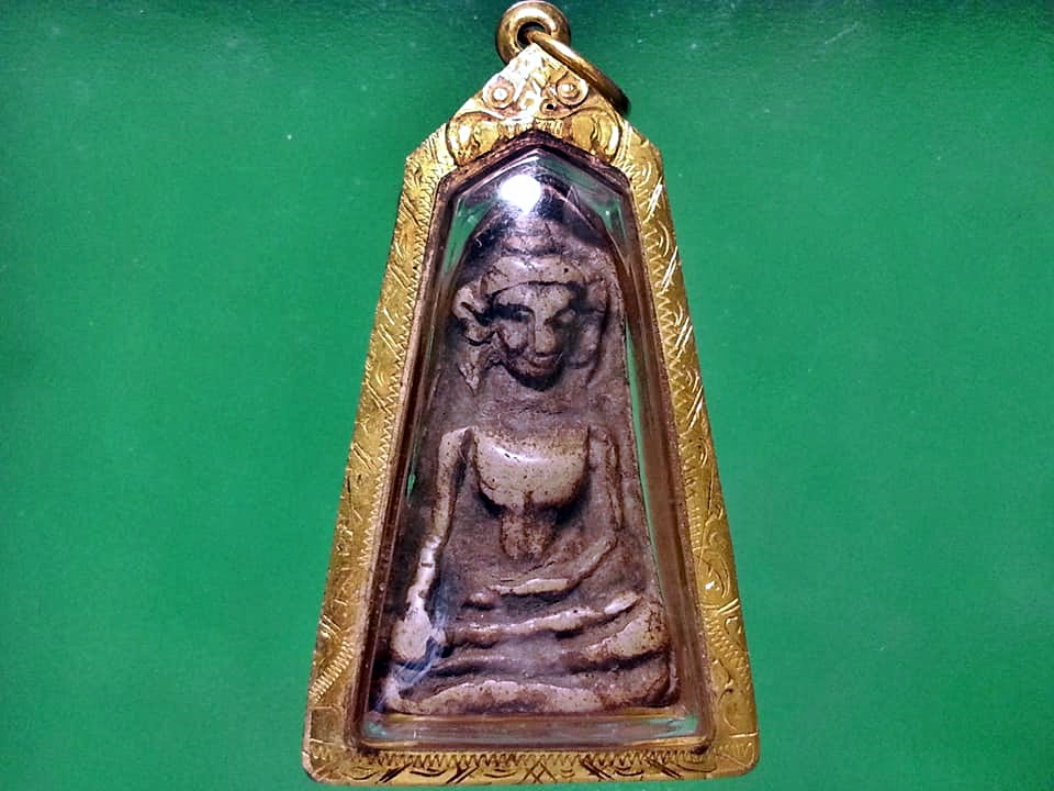 พระผงสุพรรณ เลี่ยมทอง