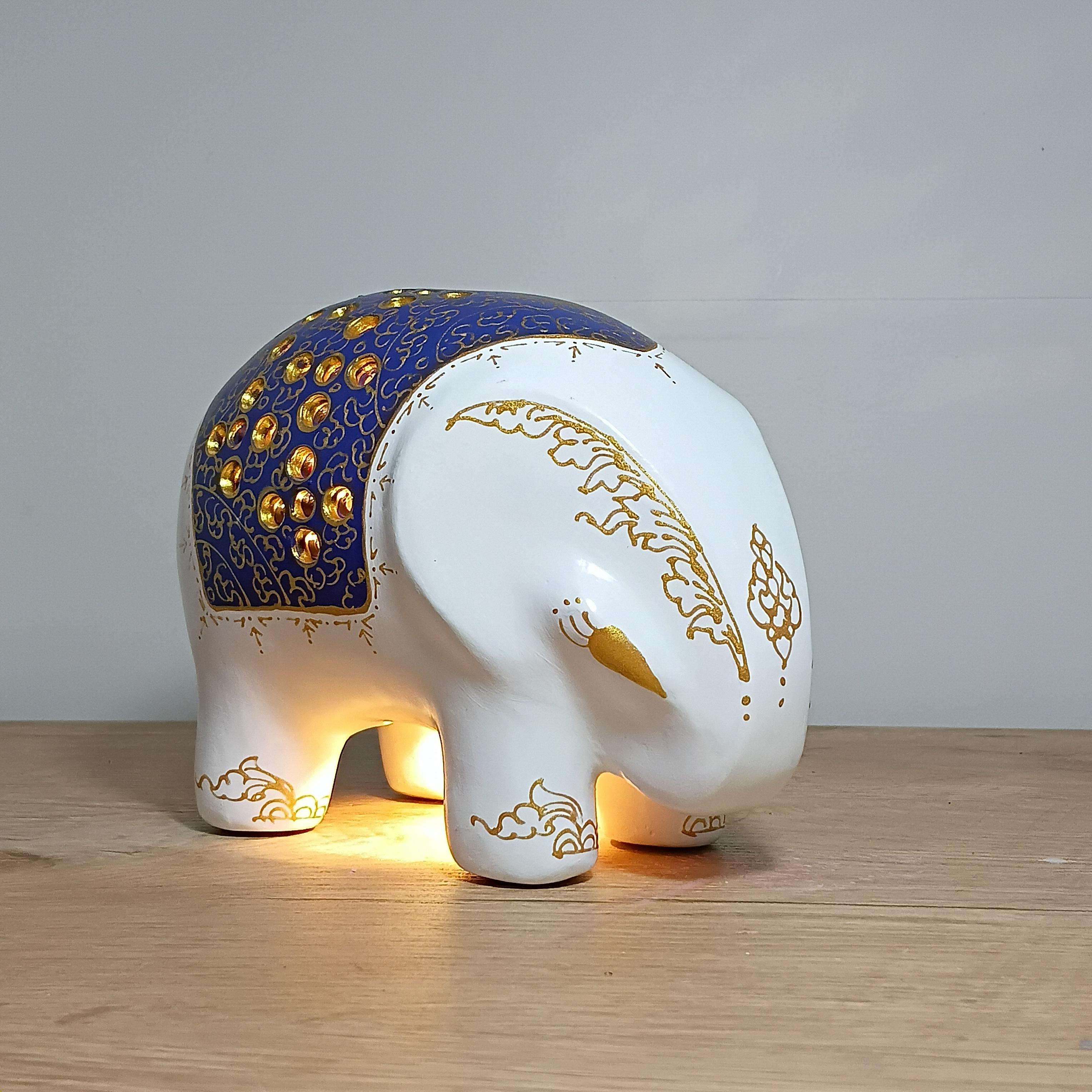 โคมไฟช้างแบบตั้งโต๊ะ Size L