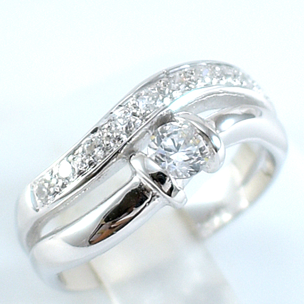 แหวนเงินแท้ราคาถูกชุบทองคำขาว เพชรCZเม็ดกลาง 0.25 กะรัต เพชรCZเม็ดข้าง 0.15 กะรัต งานประณีตสวยงาม สั่งผลิตค่ะ