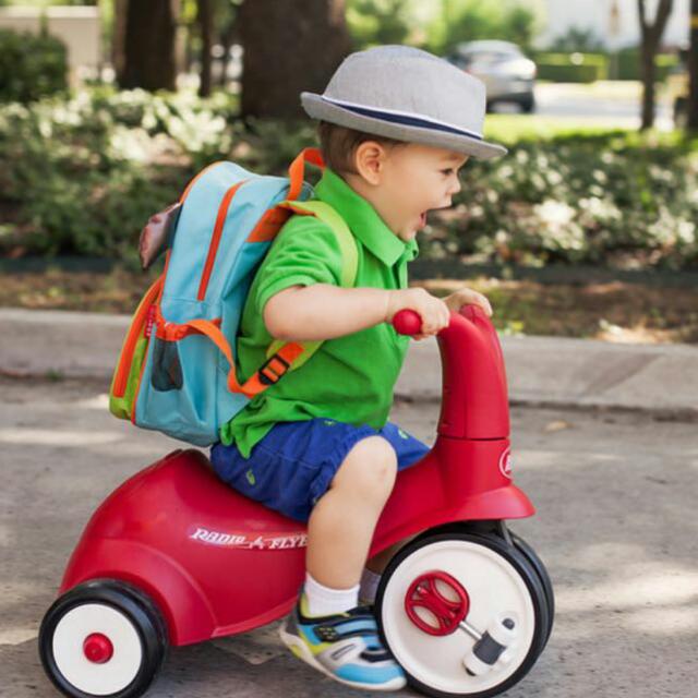 จักรยานสามล้อสามารถปรับเป็นขาไถหรือจักรยานถีบได้ radio flyer scoot 2 pedal