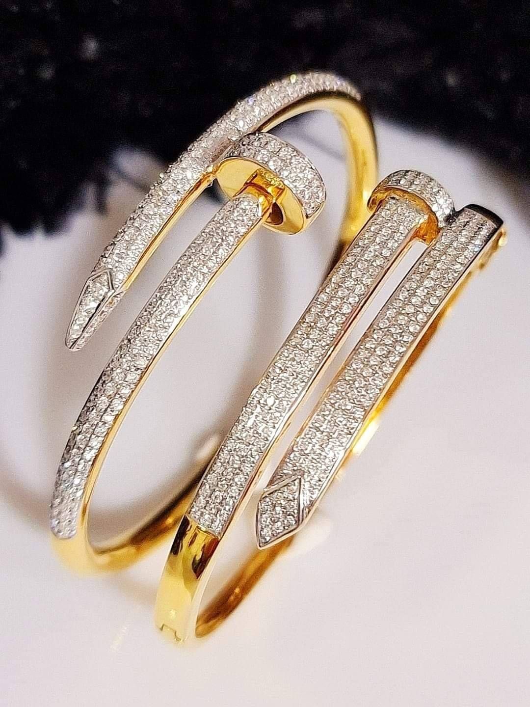 พร้อมส่งและสั่งผลิตกำไลทองเพชรแท้ตะปูวงขวา แต่งงาน หมั้น ใส่เที่ยว ออกงาน ทองคำ 9K เพชรเกสรแท้ 0.90 กะรัต 212 เม็ด ราคาถูกมาก ส่งฟรี