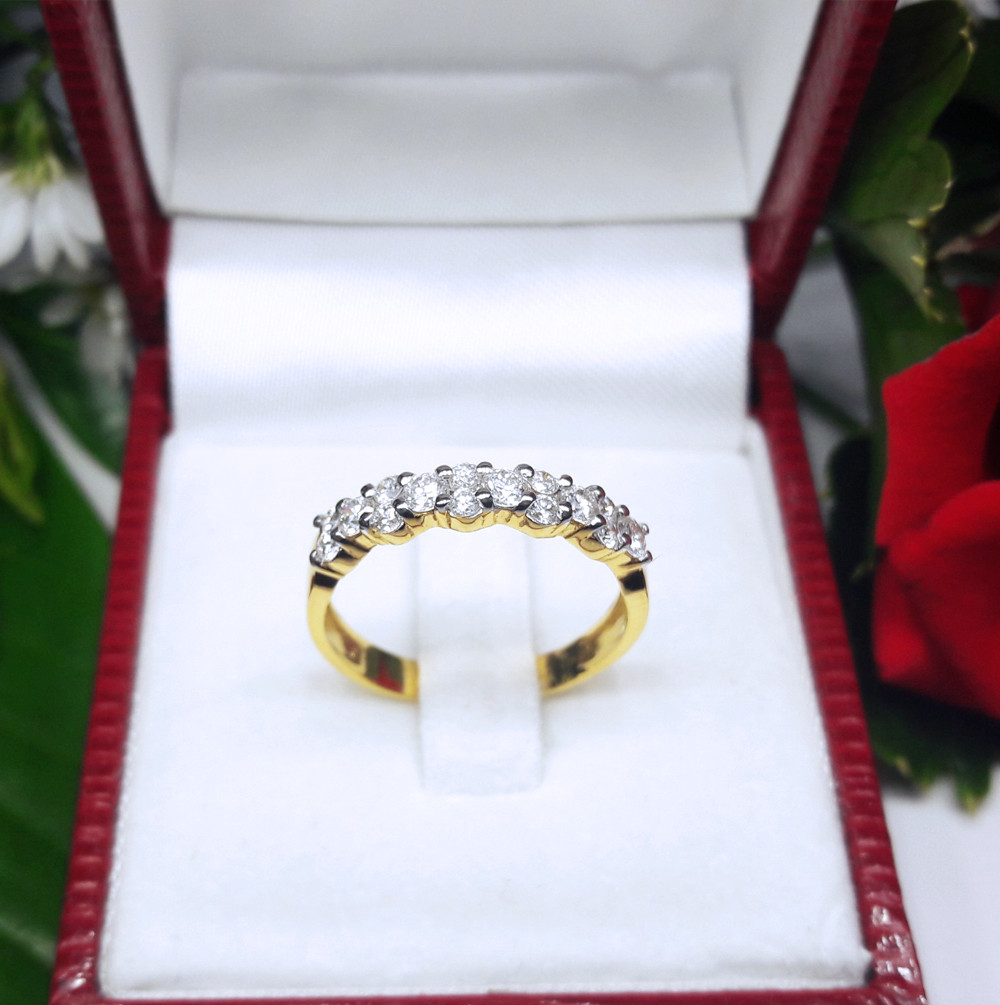 สั่งผลิตเพชรเบลเยี่ยมคัท แหวนแต่งงาน แหวนหมั้น ใส่เที่ยว ออกงาน แหวนทองคำ 18K เพชรแท้ 0.52 กะรัต 2.97 กรัม น้ำ 99 ราคาถูกมาก มีใบรับประกันค่ะ