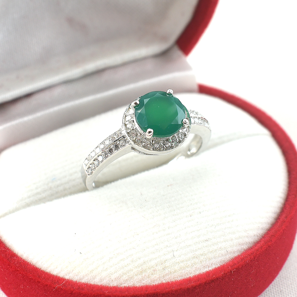 แหวนเงินแท้ราคาถูกชุบทองคำขาว พลอยแท้กรีนอะเกท 1.30 กะรัต เพชรCZ 0.414 กะรัต งานประณีตสวยงาม สั่งผลิตค่ะ