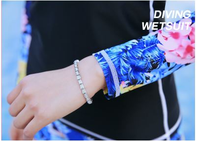 พร้อมส่ง ชุดว่ายน้ำ เซ็ตแขนยาวลายดอก +กางเกงขาสั้น