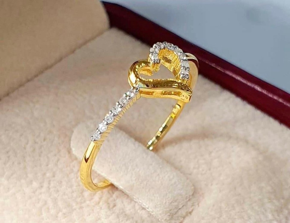 พร้อมส่งและสั่งผลิตแหวนเพชรสายหวาน สายรักแท้ แหวนแต่งงาน แหวนหมั้น ใส่เที่ยว ออกงาน แหวนทองคำ 9K เพชรกุหลาบแท้ 0.05 กะรัต 14 เม็ด ราคาถูกมาก ส่งฟรี