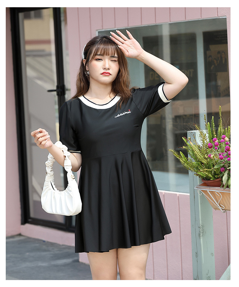 ชุดว่ายน้ำเซต2ชิ้น 9xl ชุด+ขาสั้น รอบอก54-62 เอว46-56สะโพก56-64 ยาว 37 นิ้วค่ะ ผ้าดี งานสวยมากค่ะ