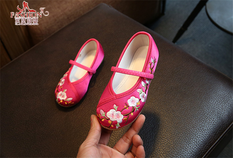 F รองเท้าจีนเด็ก ลายดอกเหมย