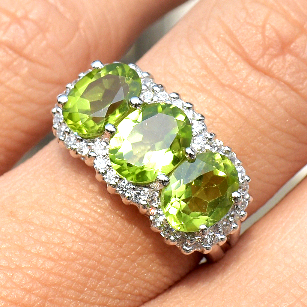 แหวนเงินแท้ราคาถูกชุบทองคำขาว เพอริดอทแท้ 4.80 กะรัต เพชรCZ 0.36 กะรัต งานประณีตสวยงาม สั่งผลิตค่ะ