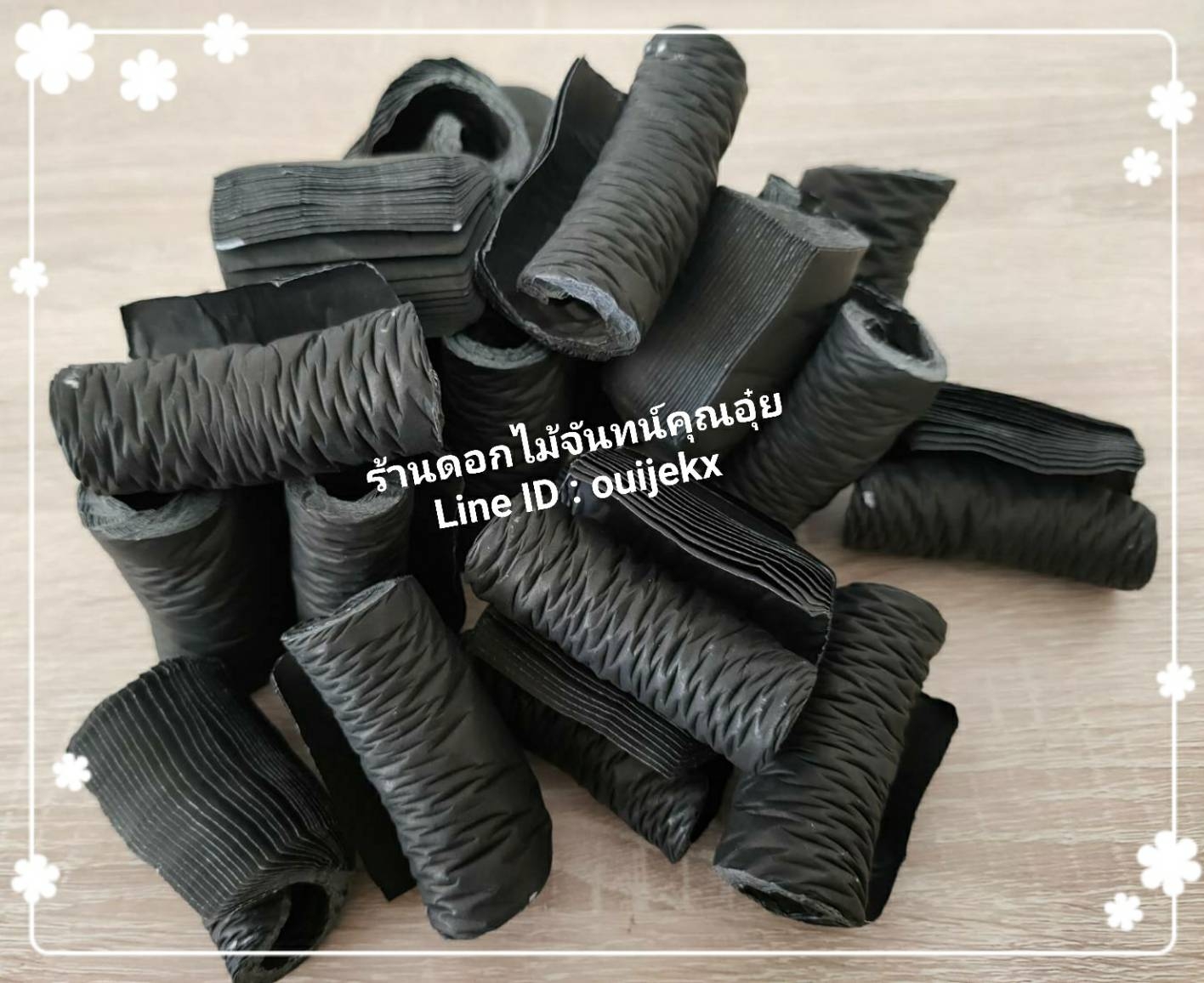 กลีบอัดดอกไม้จันทน์ สีดำ