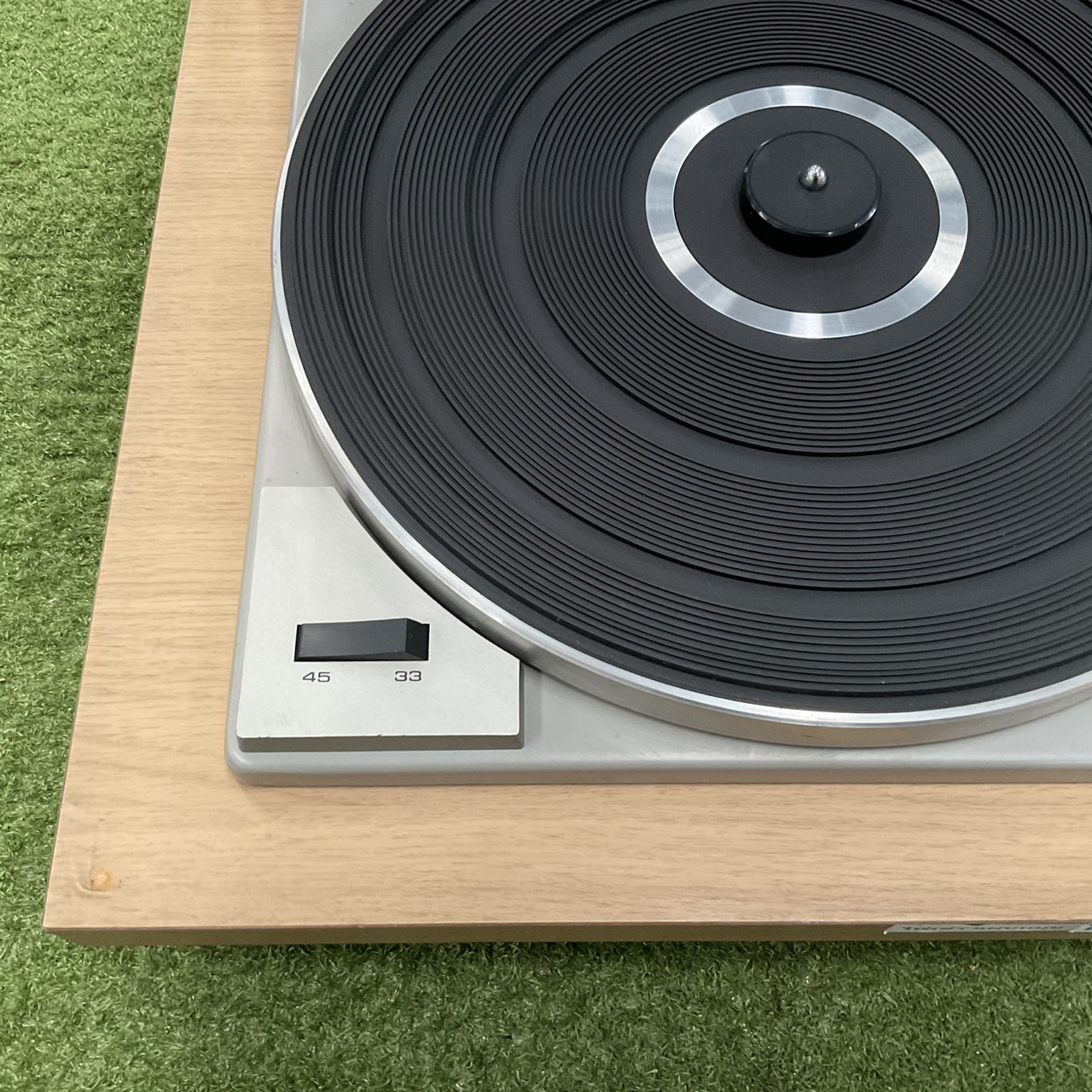 เครื่องเล่นแผ่นเสียง Technics : SL-35