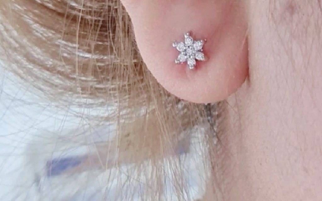 พร้อมส่งและสั่งผลิตต่างหูเพชรแท้งานดอกพิกุลเล่นไฟ ใส่ได้ทุกโอกาส แต่งงาน หมั้น ใส่เที่ยว ออกงาน ทองคำ 9K เพชรแท้ 0.15 กะรัต ราคาถูกมาก ส่งฟรี